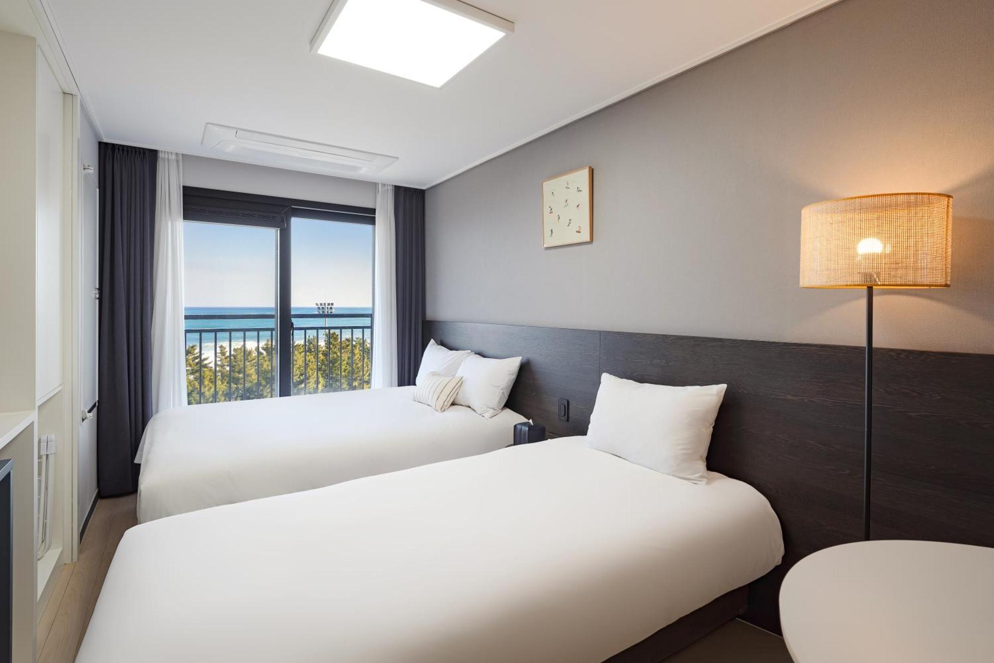 Urbanstay Sokcho Beach Ab Екстериор снимка