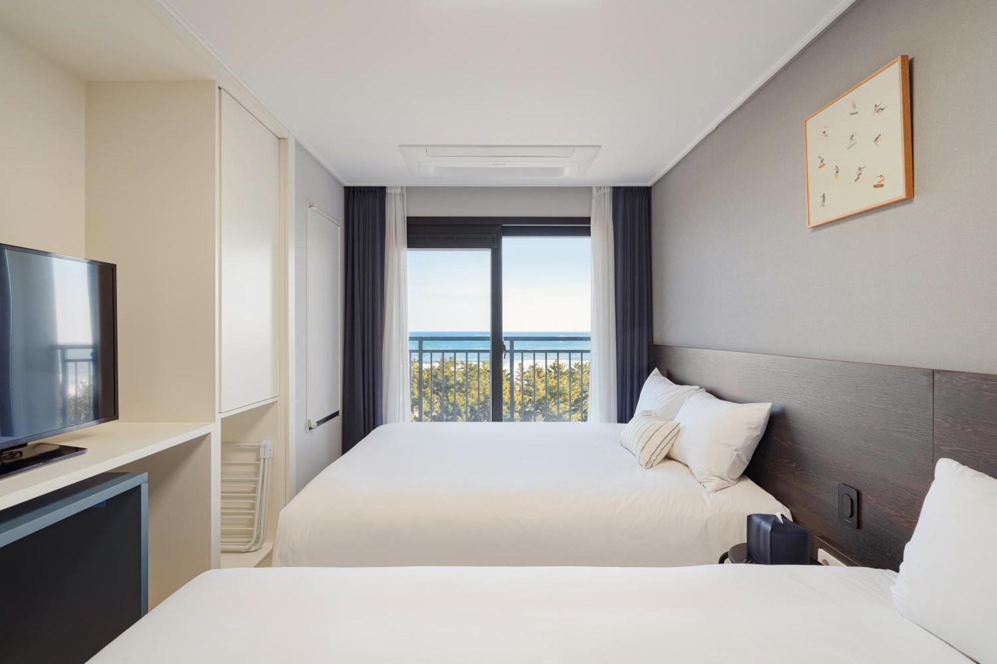 Urbanstay Sokcho Beach Ab Екстериор снимка