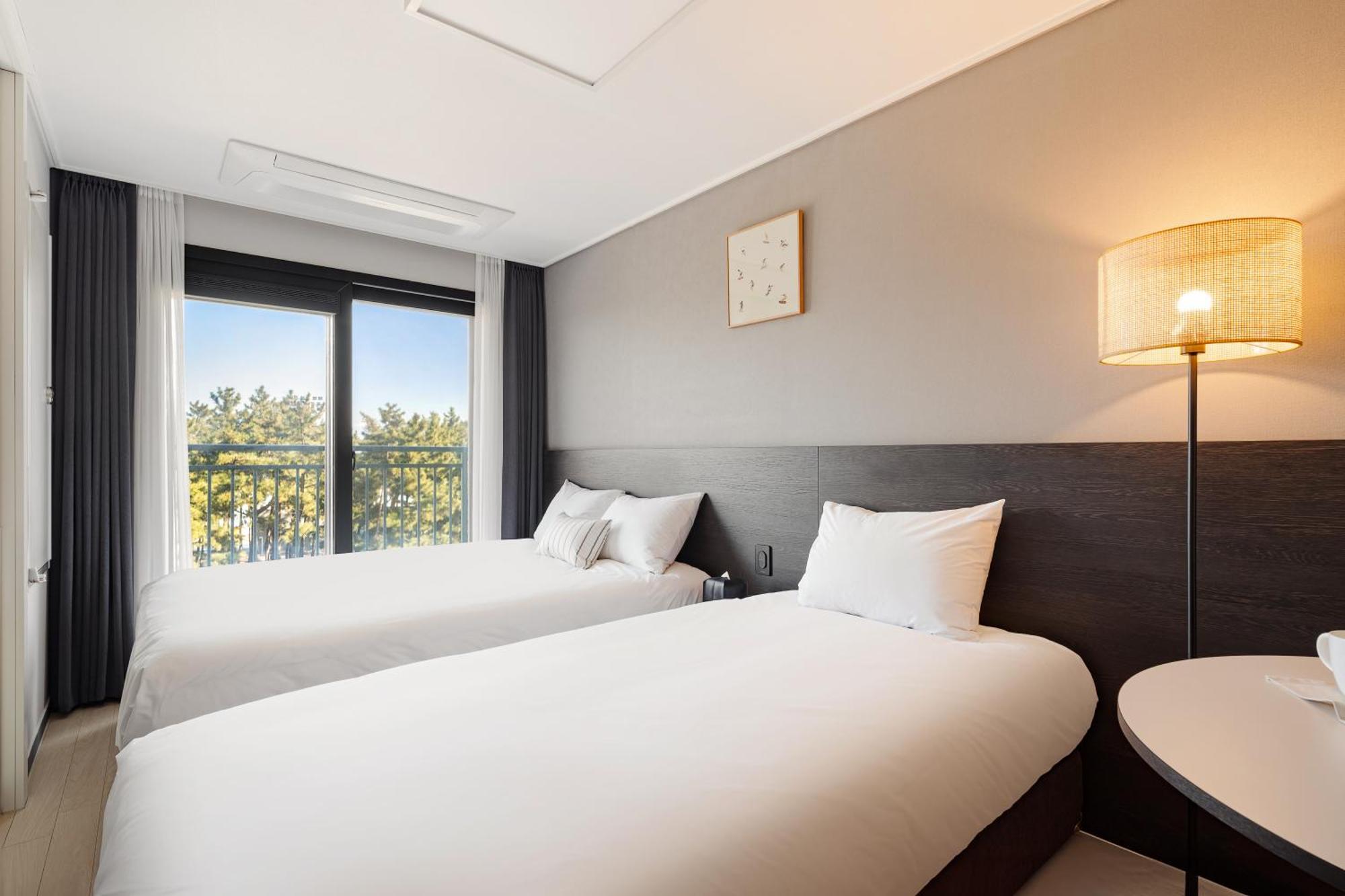 Urbanstay Sokcho Beach Ab Екстериор снимка
