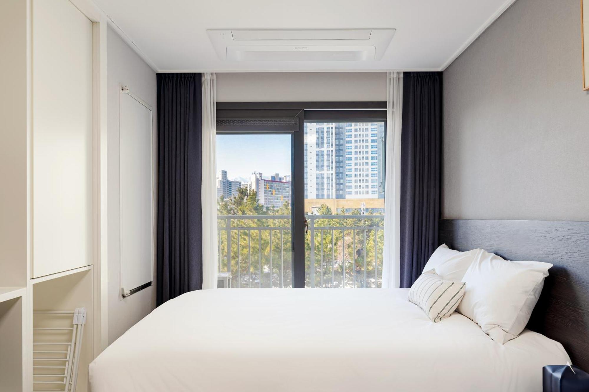 Urbanstay Sokcho Beach Ab Екстериор снимка