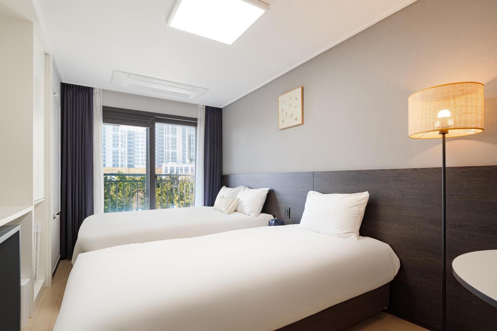 Urbanstay Sokcho Beach Ab Екстериор снимка