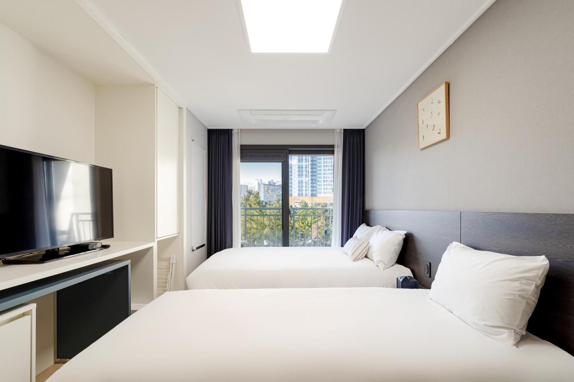 Urbanstay Sokcho Beach Ab Екстериор снимка
