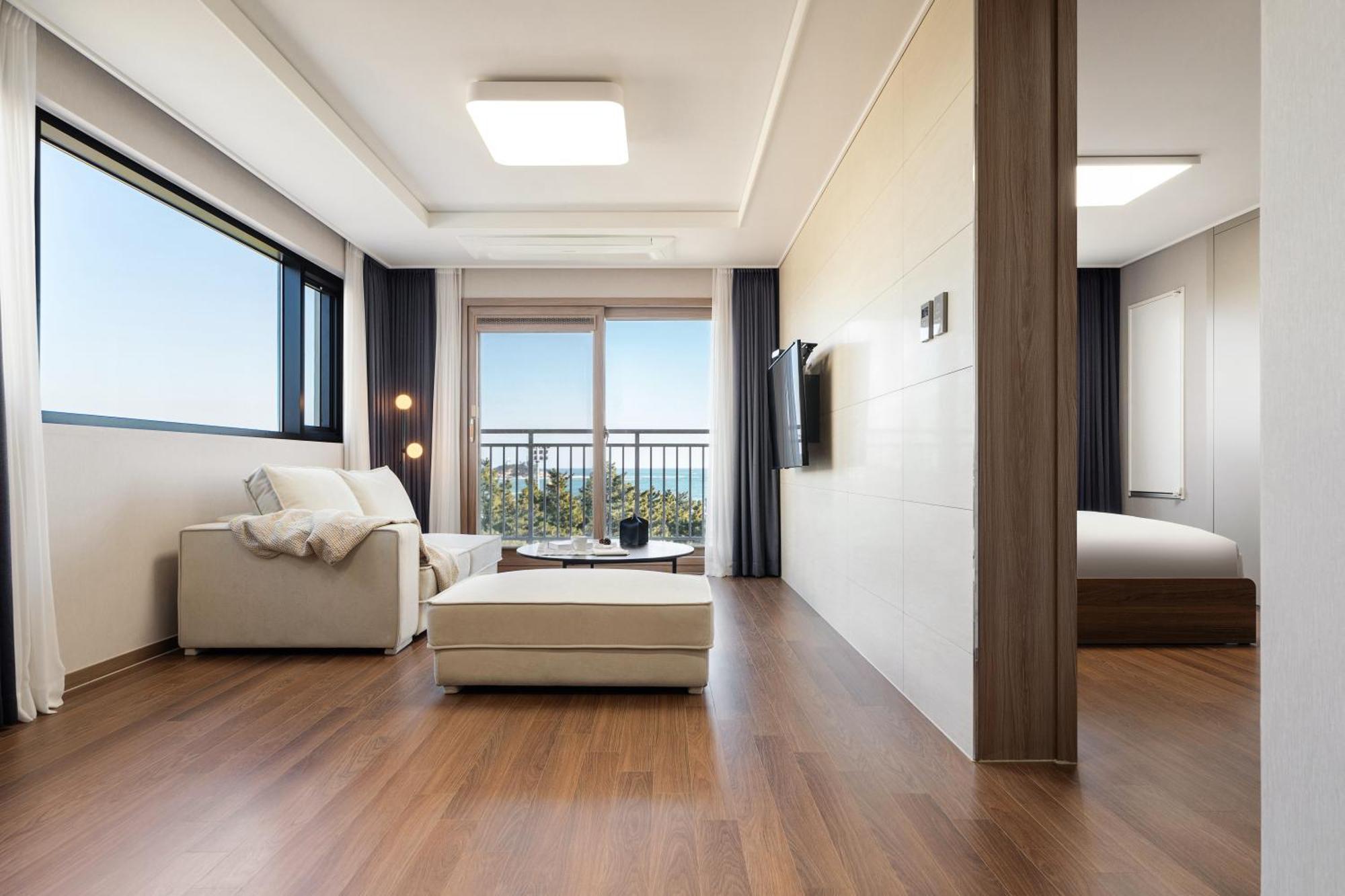Urbanstay Sokcho Beach Ab Екстериор снимка