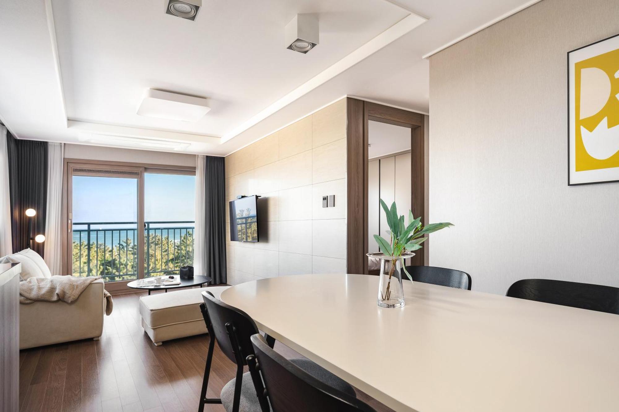 Urbanstay Sokcho Beach Ab Екстериор снимка