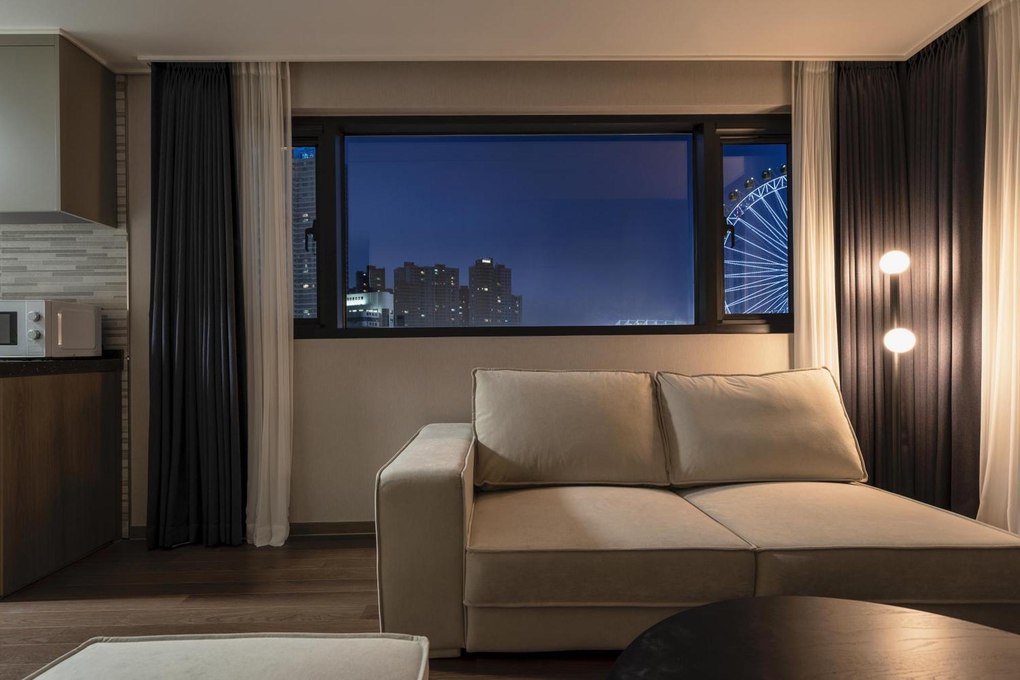 Urbanstay Sokcho Beach Ab Екстериор снимка